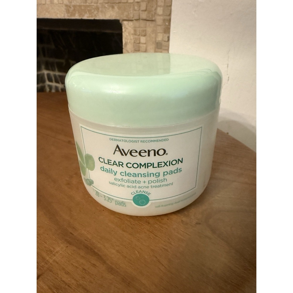 Aveeno Clear Complexion DAILY CLEANSING PADS 28 Pads SEALED *Discontinued*